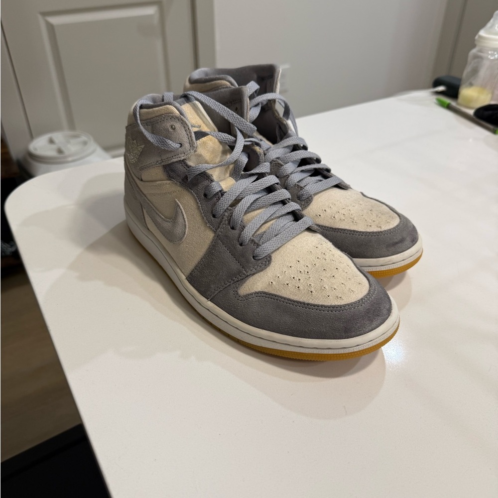 Jordan Air Jordan 1 SE Mid Coconut Milk Particle Grey DN4281-100 Suede Men's